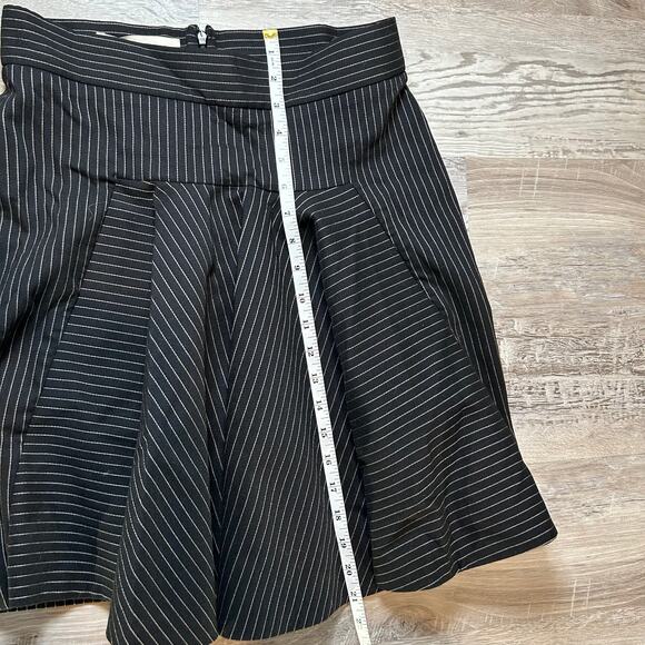 Stella McCartney Black Pinstripe Wool Blend Pleated Skirt Size 42 / US 8 - Picture 10 of 10